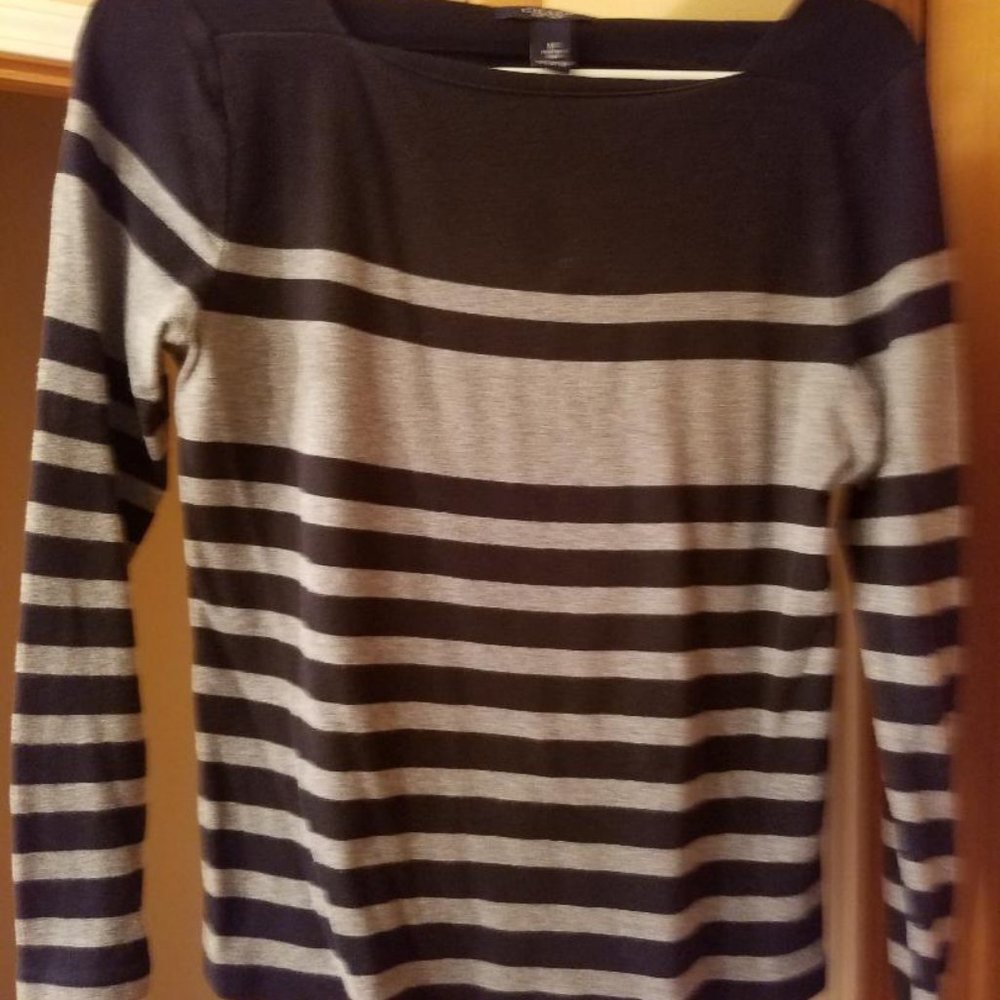 3/4 length knit shirt